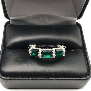 Elegant 935 Sterling Silver and Green Gemstone Eternity Ring 7